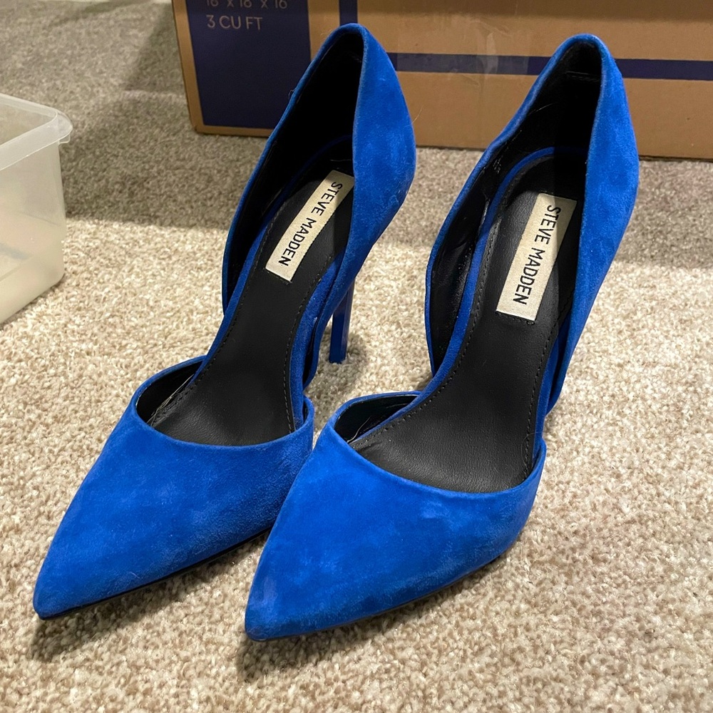 Steve Madden, Blue Suede Pumps, size 7.5, like new